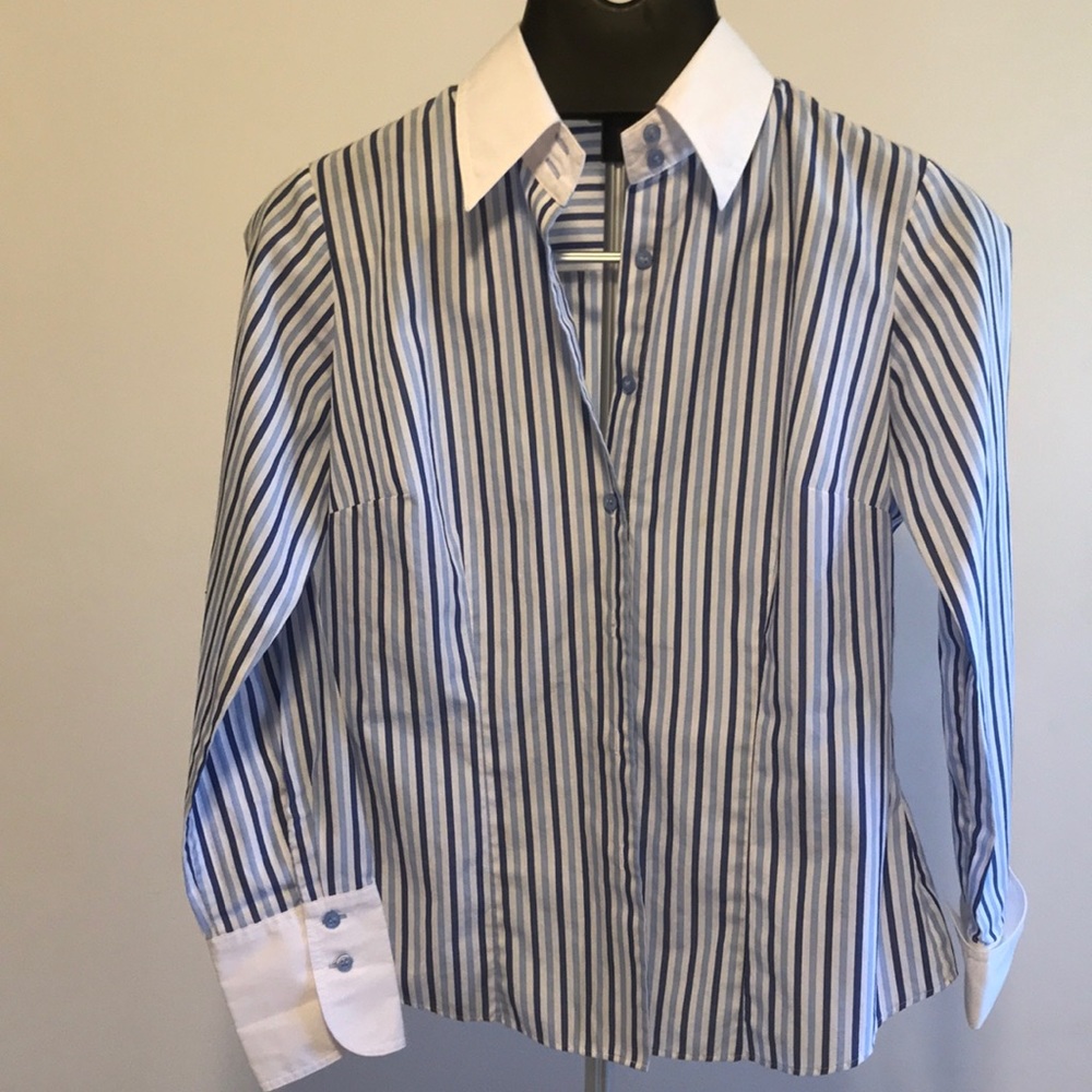 Women’s button down long sleeve blouse